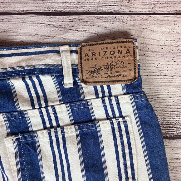 Vintage 1990s Arizona Pinstripe Denim Jean Shorts - Picture 6 of 8